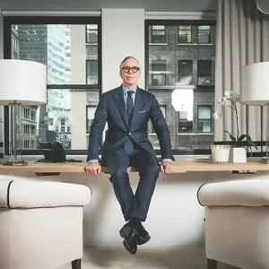 Tommy Hilfiger创始人-Thomas Jacob Hilfiger-设计师传记